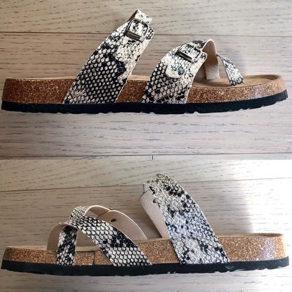NIB Snakeskin Double Buckle Sandals - Picture 4 of 8